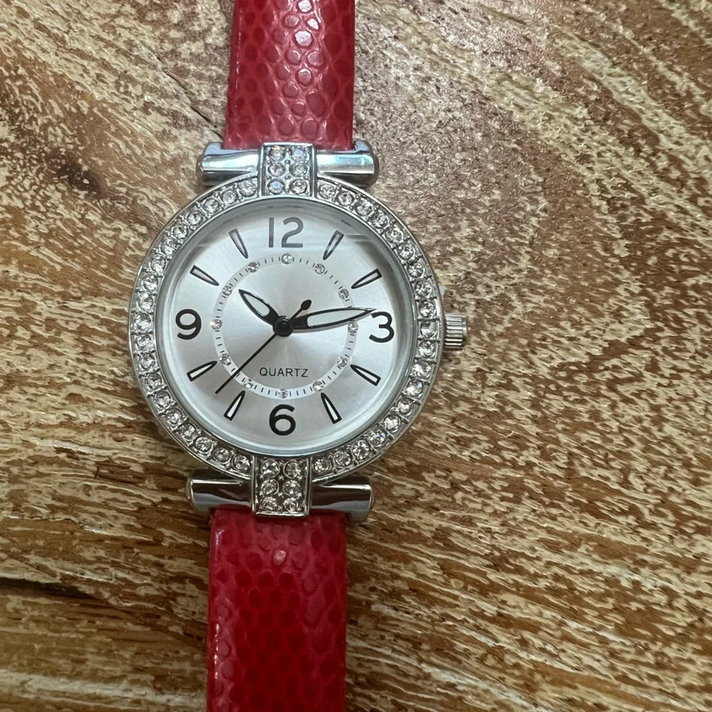 NWT Vintage Costume Jewelry AVON Rhinestone Red Mock Crock Quartz Ladies Watch